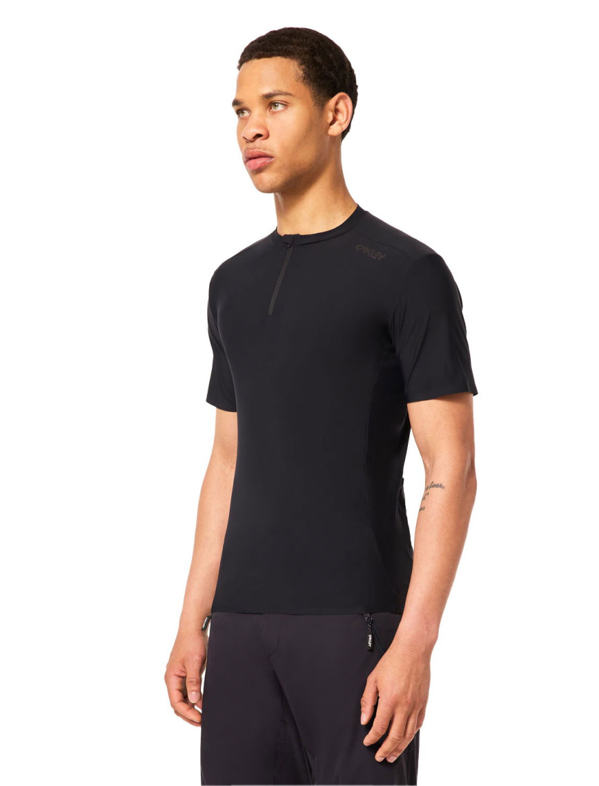 Oakley Point To Point 1/4 Zip Jersey Erkek Siyah Tişört Oakley Point To Point 1/4 Zip Jersey Erkek Siyah Tişört