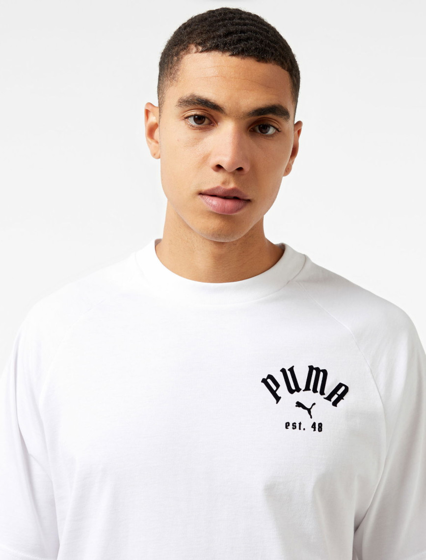 Puma Classıcs Relaxed Graphic Unisex Beyaz T-Shirt Puma Classıcs Relaxed Graphic Unisex Beyaz T-Shirt