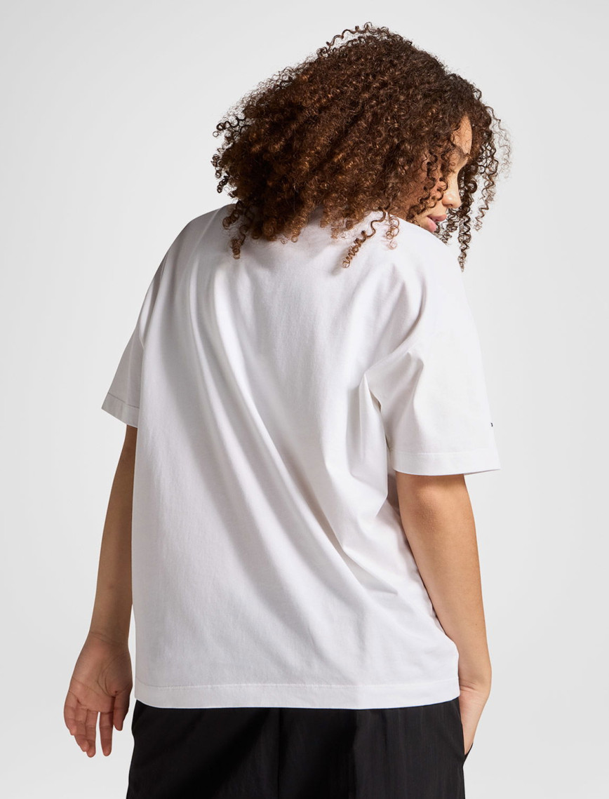 Converse Kadın Baskılı Beyaz T-Shirt Converse Kadın Baskılı Beyaz T-Shirt