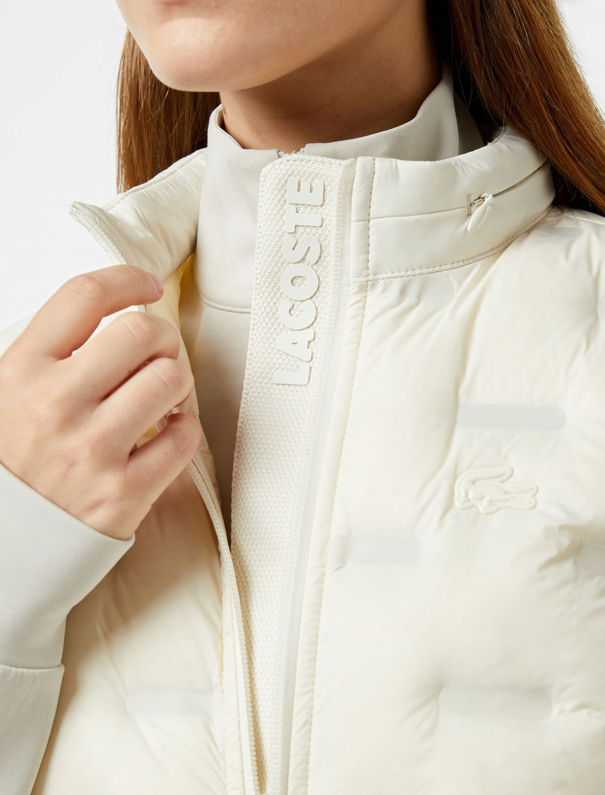 Lacoste Kadın Kapitone Regular Fit Kapüşonlu Beyaz Yelek Lacoste Kadın Kapitone Regular Fit Kapüşonlu Beyaz Yelek