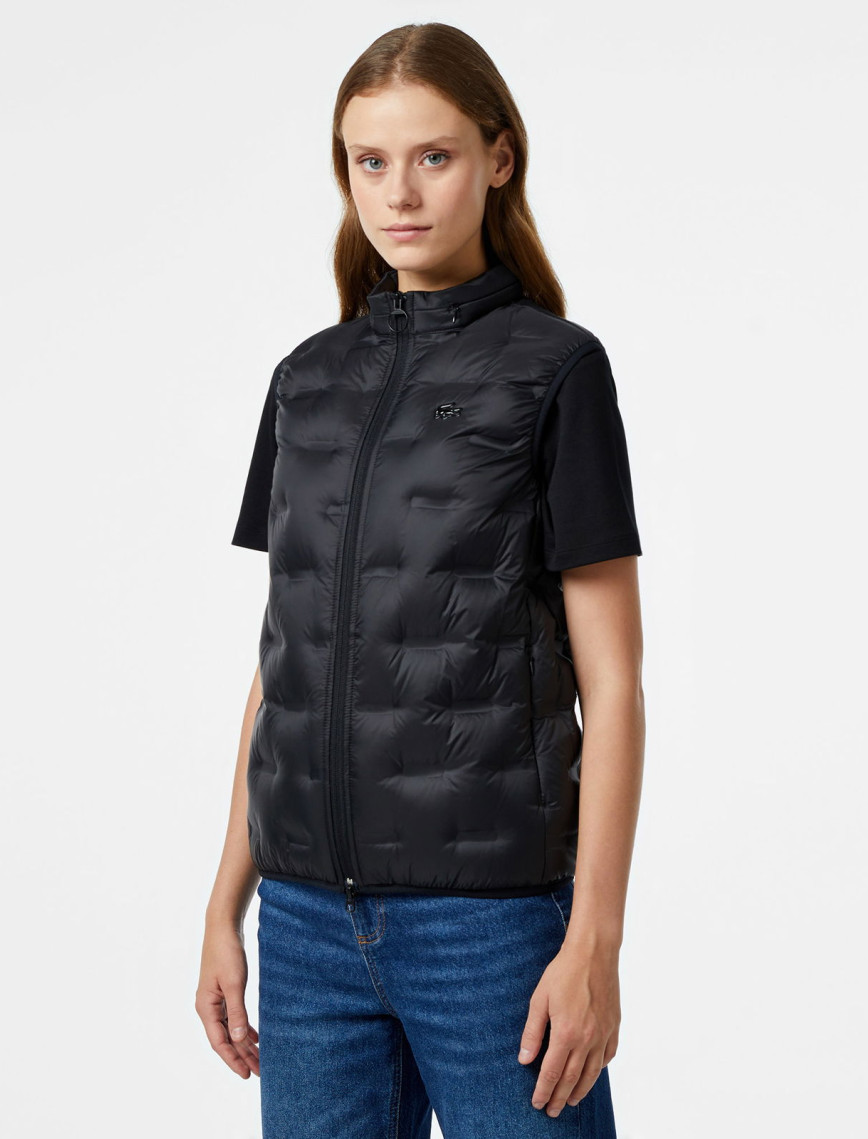 Lacoste Kadın Regular Fit Kapüşonlu Kapitone Siyah Yelek Lacoste Kadın Regular Fit Kapüşonlu Kapitone Siyah Yelek