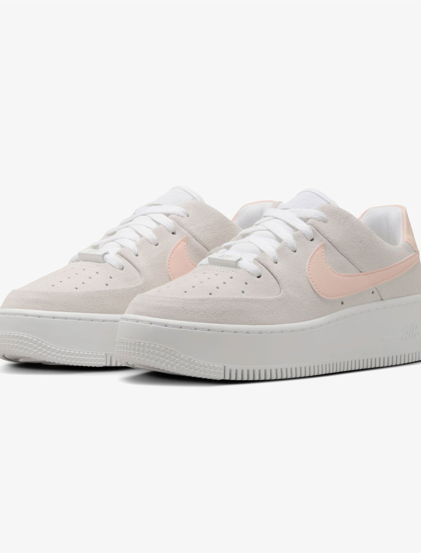 Nike Air Force 1 Sage Low Kadın Krem Rengi Spor Ayakkabı Nike Air Force 1 Sage Low Kadın Krem Rengi Spor Ayakkabı