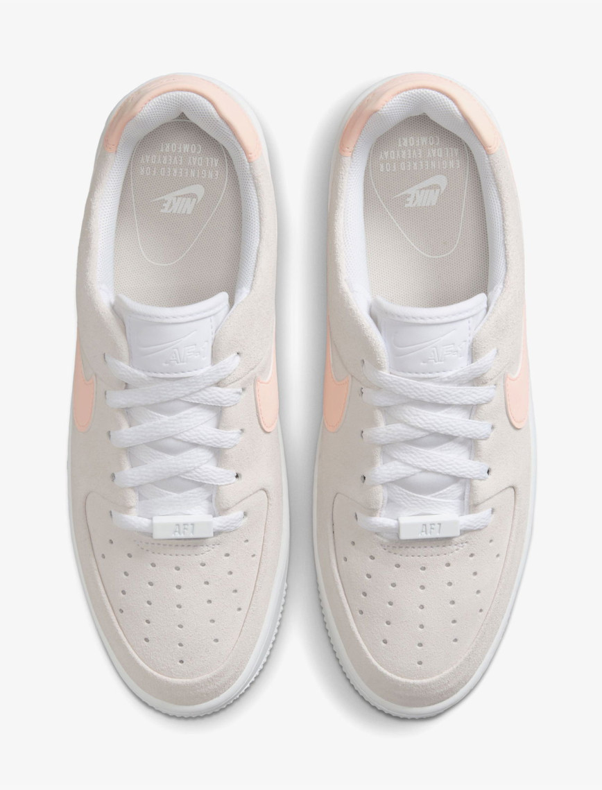 Nike Air Force 1 Sage Low Kadın Krem Rengi Spor Ayakkabı Nike Air Force 1 Sage Low Kadın Krem Rengi Spor Ayakkabı