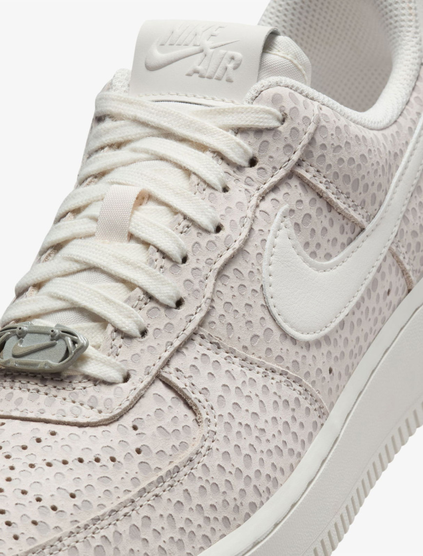 Nike Air Force 1 '07 Premium Kadın Bej Spor Ayakkabı Nike Air Force 1 '07 Premium Kadın Bej Spor Ayakkabı