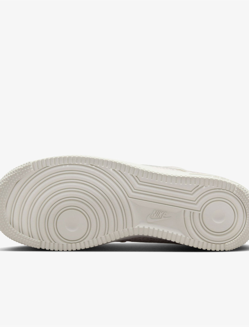 Nike Air Force 1 '07 Premium Kadın Bej Spor Ayakkabı Nike Air Force 1 '07 Premium Kadın Bej Spor Ayakkabı