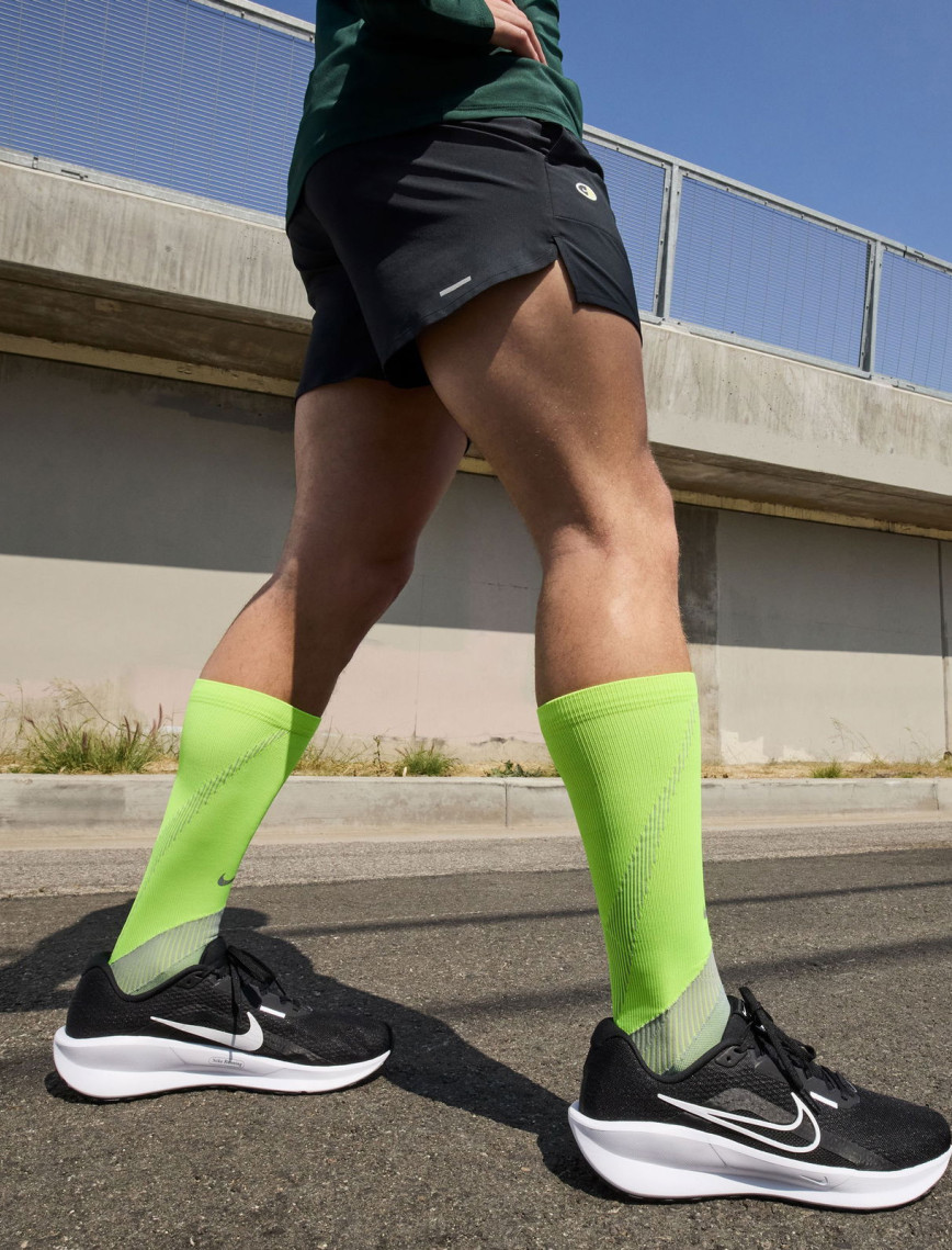 Nike Downshifter 13 Erkek Siyah Koşu Ayakkabısı Nike Downshifter 13 Erkek Siyah Koşu Ayakkabısı