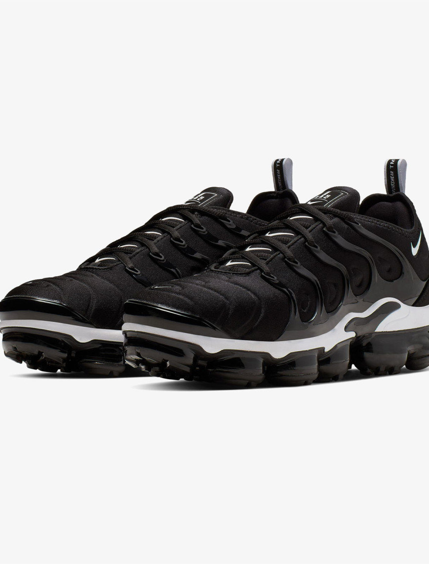 Nike Air VaporMax Plus Erkek Siyah Spor Ayakkabı Nike Air VaporMax Plus Erkek Siyah Spor Ayakkabı
