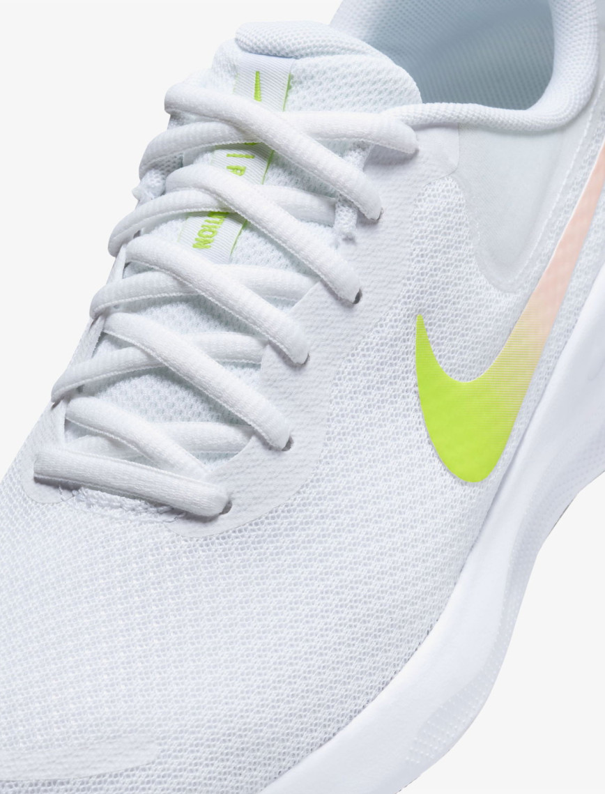 Nike Revolution 7 Kadın Beyaz Koşu Ayakkabısı Nike Revolution 7 Kadın Beyaz Koşu Ayakkabısı