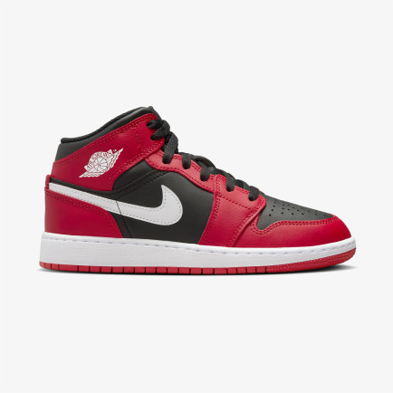 Jordan Air 1 Mid Genç Siyah Spor Ayakkabı Jordan Air 1 Mid Genç Siyah Spor Ayakkabı