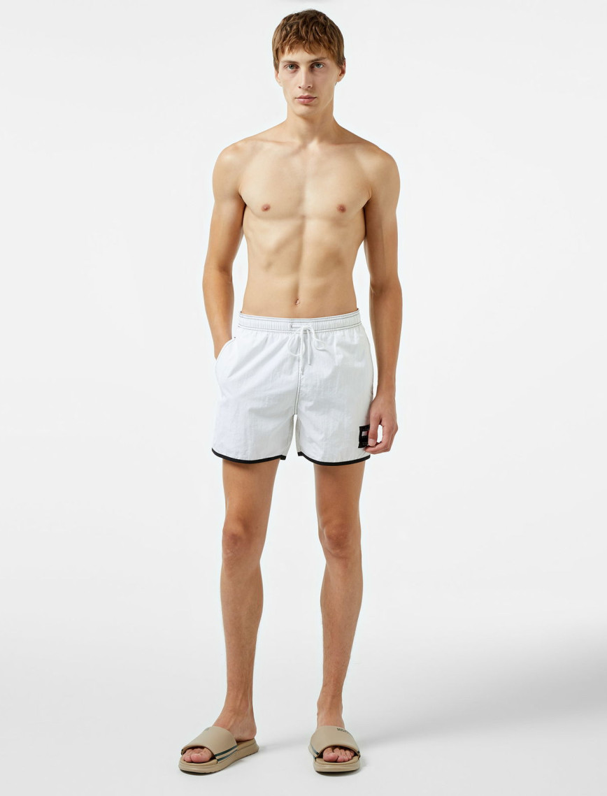 Tommy Jeans Sf Medium Drawstring Erkek Beyaz Deniz Şortu Tommy Jeans Sf Medium Drawstring Erkek Beyaz Deniz Şortu