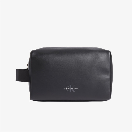 Calvin Klein Jeans Monogram Erkek Siyah Tıraş Çantası Calvin Klein Jeans Monogram Erkek Siyah Tıraş Çantası