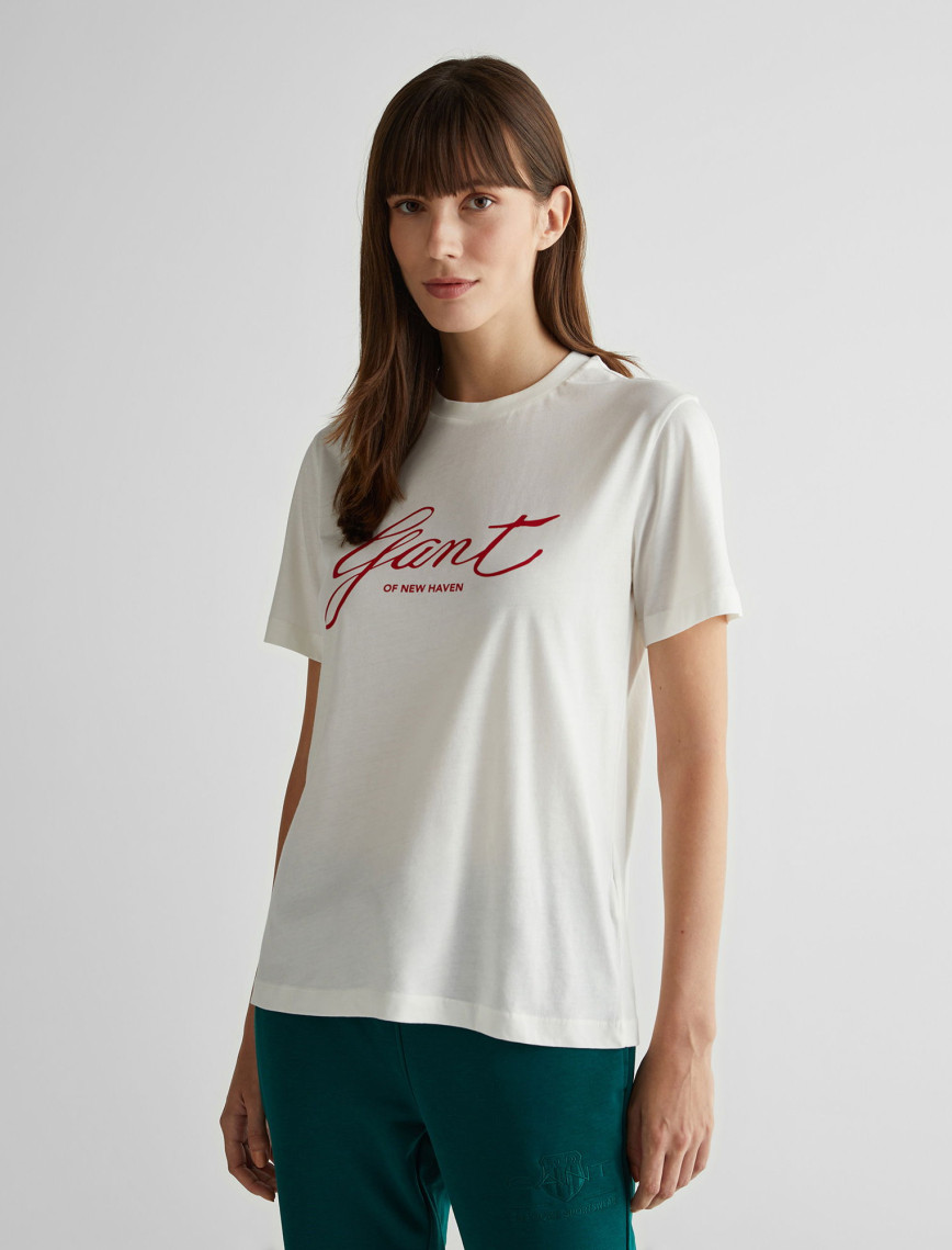 GANT Kadın Krem Regular Fit Bisiklet Yaka Logolu T-Shirt GANT Kadın Krem Regular Fit Bisiklet Yaka Logolu T-Shirt