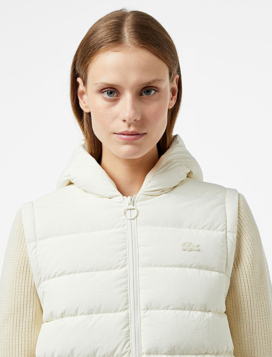 Lacoste Kadın Regular Fit Uzun Kollu Kapüşonlu Beyaz Yelek Lacoste Kadın Regular Fit Uzun Kollu Kapüşonlu Beyaz Yelek