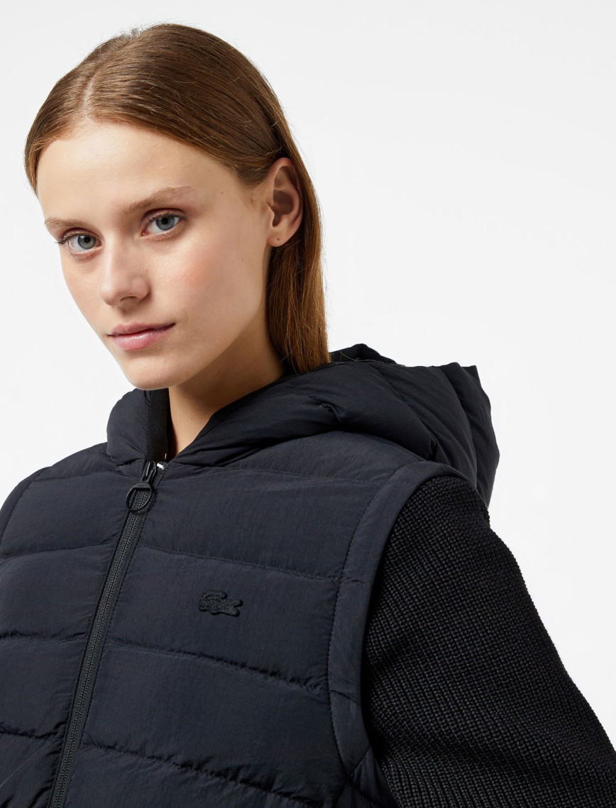 Lacoste Kadın Regular Fit Uzun Kollu Kapüşonlu Siyah Yelek Lacoste Kadın Regular Fit Uzun Kollu Kapüşonlu Siyah Yelek