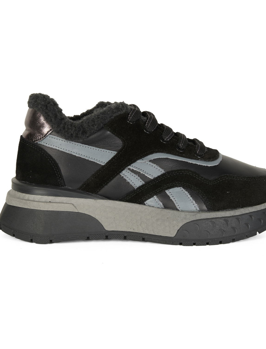 Kadın Siyah Süet Deri Spor Ayakkabı Kadın Siyah Süet Deri Spor Ayakkabı