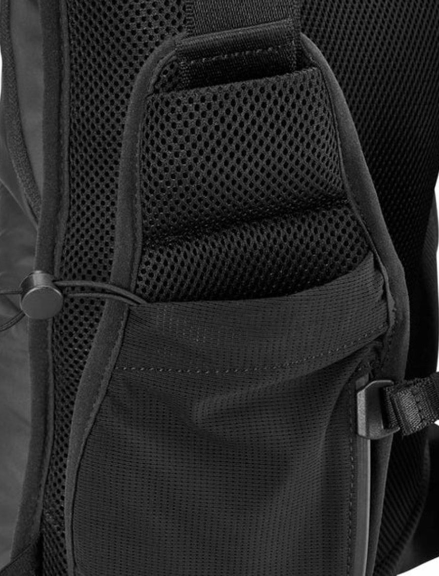 Commuter Elite 15 Litre Unisex Siyah Koşu Sırt Çantası N.100.3439.082.OS Commuter Elite 15 Litre Unisex Siyah Koşu Sırt Çantası N.100.3439.082.OS