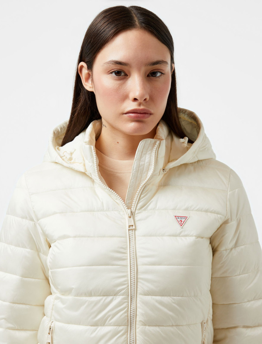 Guess Hooded Puffer Iridescent Nylon 40 Kadın Krem Rengi Mont Guess Hooded Puffer Iridescent Nylon 40 Kadın Krem Rengi Mont