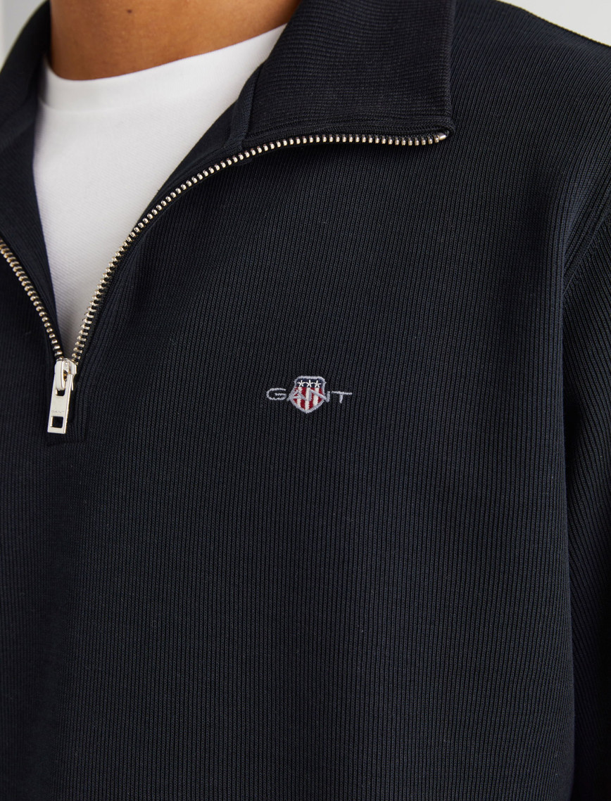 GANT Erkek Siyah Regular Fit Yarım Fermuarlı Sweatshirt GANT Erkek Siyah Regular Fit Yarım Fermuarlı Sweatshirt