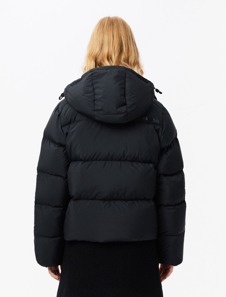 Lacoste Kadın Relaxed Fit Kapüşonlu Siyah Şişme Mont Lacoste Kadın Relaxed Fit Kapüşonlu Siyah Şişme Mont