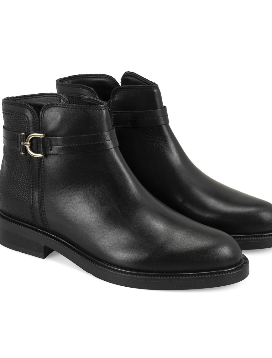 Vesla Metal Aksesuarlı Siyah Kadın Deri Bot Vesla Metal Aksesuarlı Siyah Kadın Deri Bot