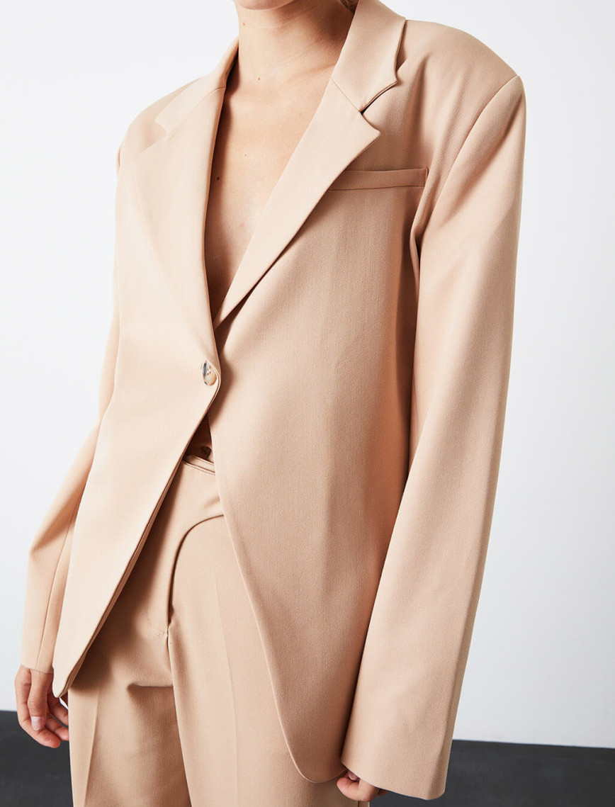 Tek Düğmeli V Kesim Ceket Tek Düğmeli V Kesim Ceket