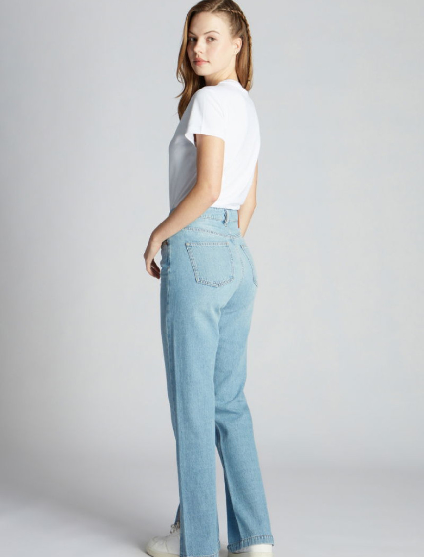 Açık Mavi Kadın Kot Pantolon Açık Mavi Kadın Kot Pantolon