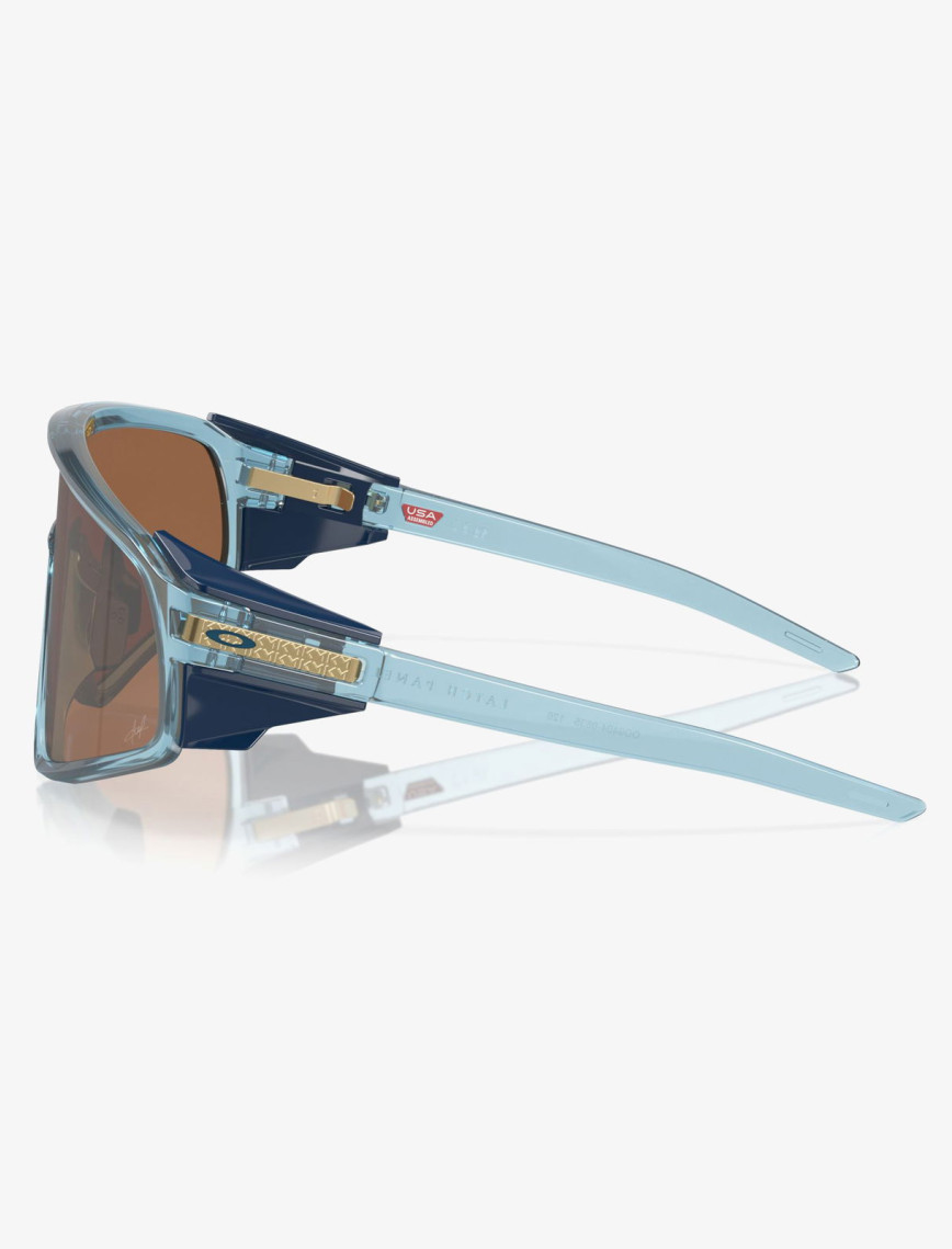 OAKLEY Kylian Mbappé Signature Series Latch? Panel Unisex Transparent Stonewash Güneş Gözlüğü OAKLEY Kylian Mbappé Signature Series Latch? Panel Unisex Transparent Stonewash Güneş Gözlüğü