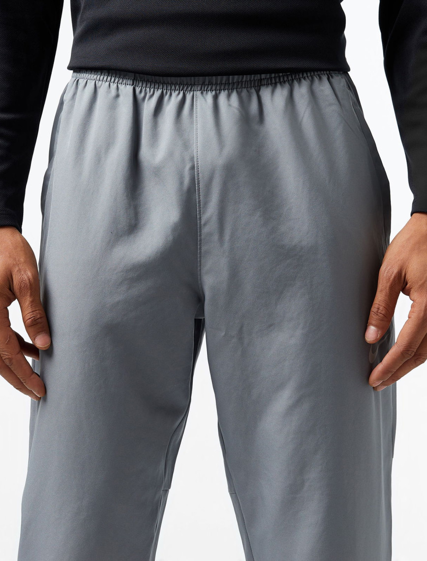 Nike Dri-Fit Challenger Woven Erkek Gri Eşofman Altı Nike Dri-Fit Challenger Woven Erkek Gri Eşofman Altı