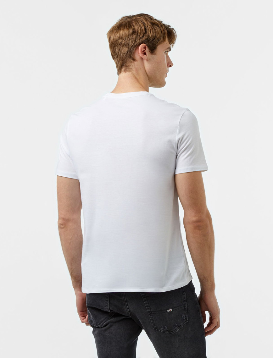 Guess Slim America Organic Cotton 160Gsm Erkek Beyaz T-Shirt Guess Slim America Organic Cotton 160Gsm Erkek Beyaz T-Shirt