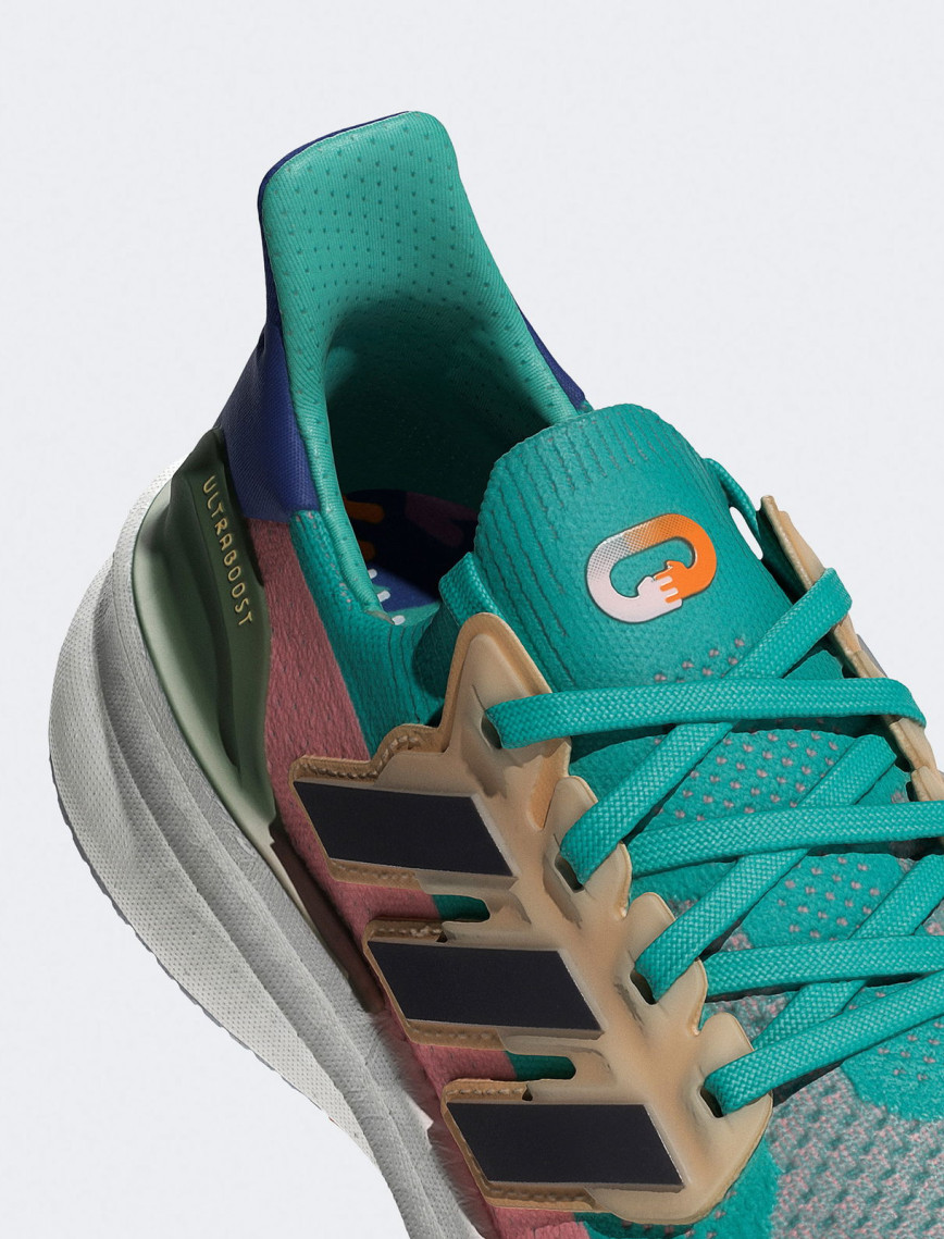 adidas Ultraboost 5 Kadın Renkli Koşu Ayakkabısı adidas Ultraboost 5 Kadın Renkli Koşu Ayakkabısı