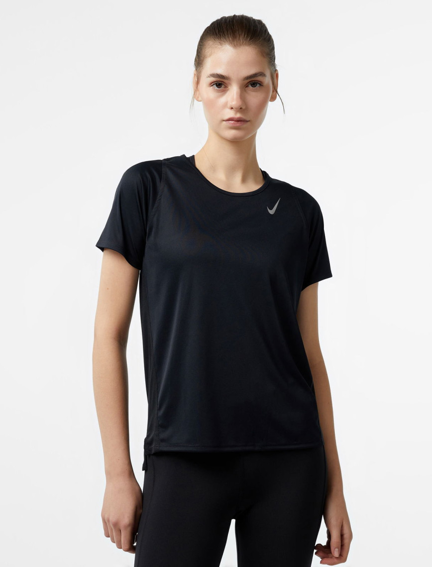 Nike Dri-Fit Race Kadın Siyah T-Shirt Nike Dri-Fit Race Kadın Siyah T-Shirt