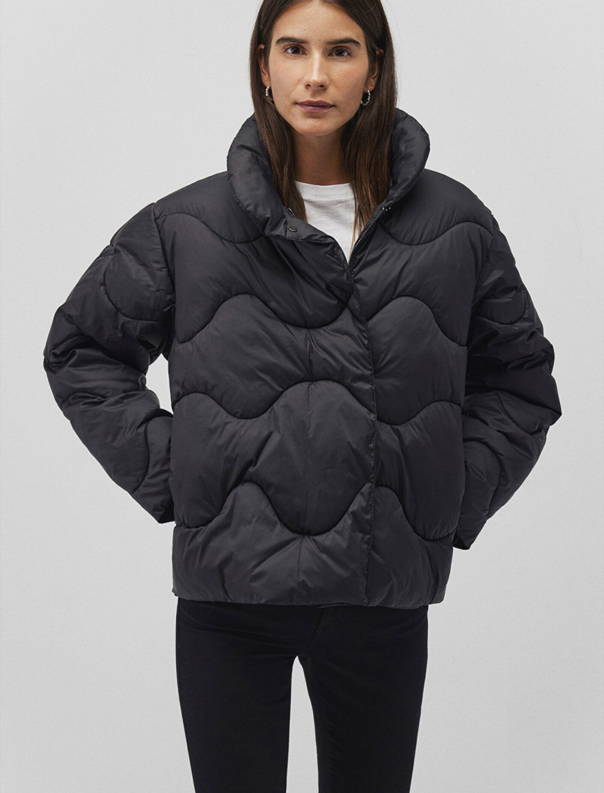 Mavi Dik Yaka Siyah Şişme Mont 1110440-900 Mavi Dik Yaka Siyah Şişme Mont 1110440-900