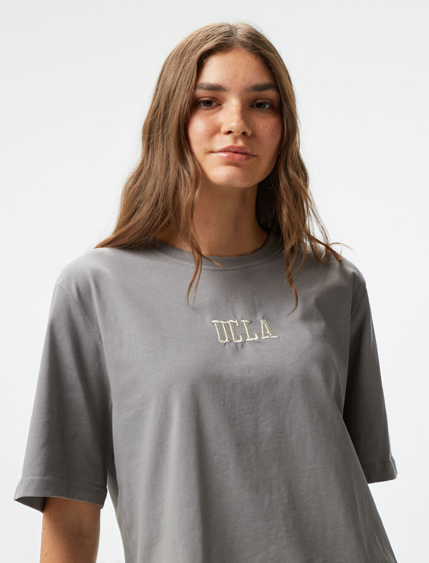 Ucla Manuela Nakışlı Kadın Gri Bisiklet Yaka T-Shirt Ucla Manuela Nakışlı Kadın Gri Bisiklet Yaka T-Shirt