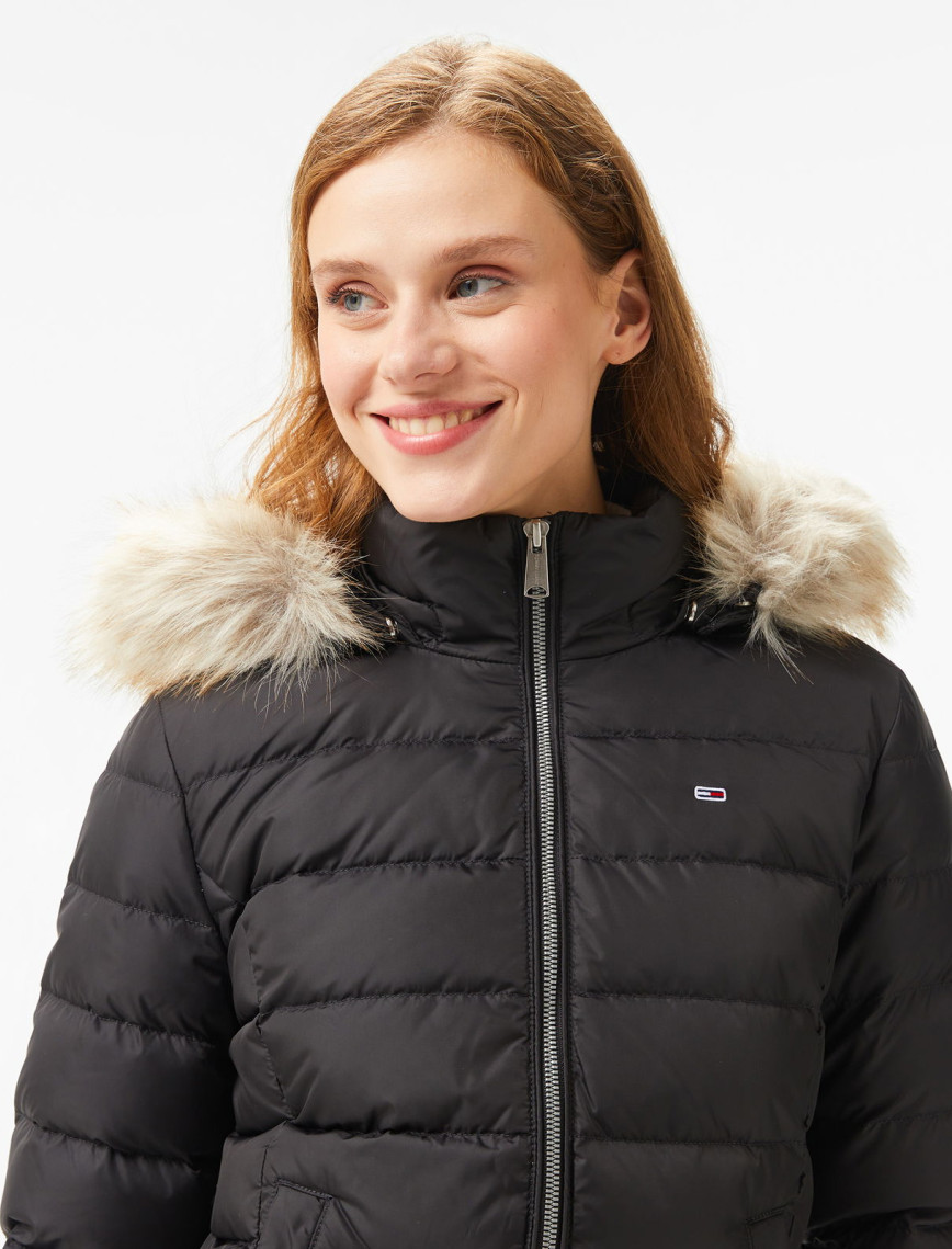 Tommy Hilfiger Jeans Basic Hooded Down Kadın Siyah Mont Tommy Hilfiger Jeans Basic Hooded Down Kadın Siyah Mont