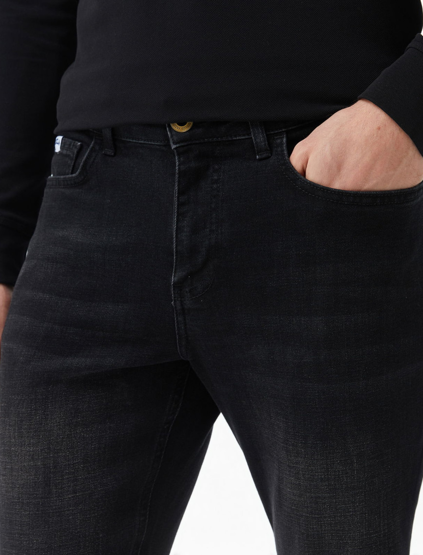 Ucla Fausto Nakışlı Erkek Siyah Denim Pantolon Ucla Fausto Nakışlı Erkek Siyah Denim Pantolon