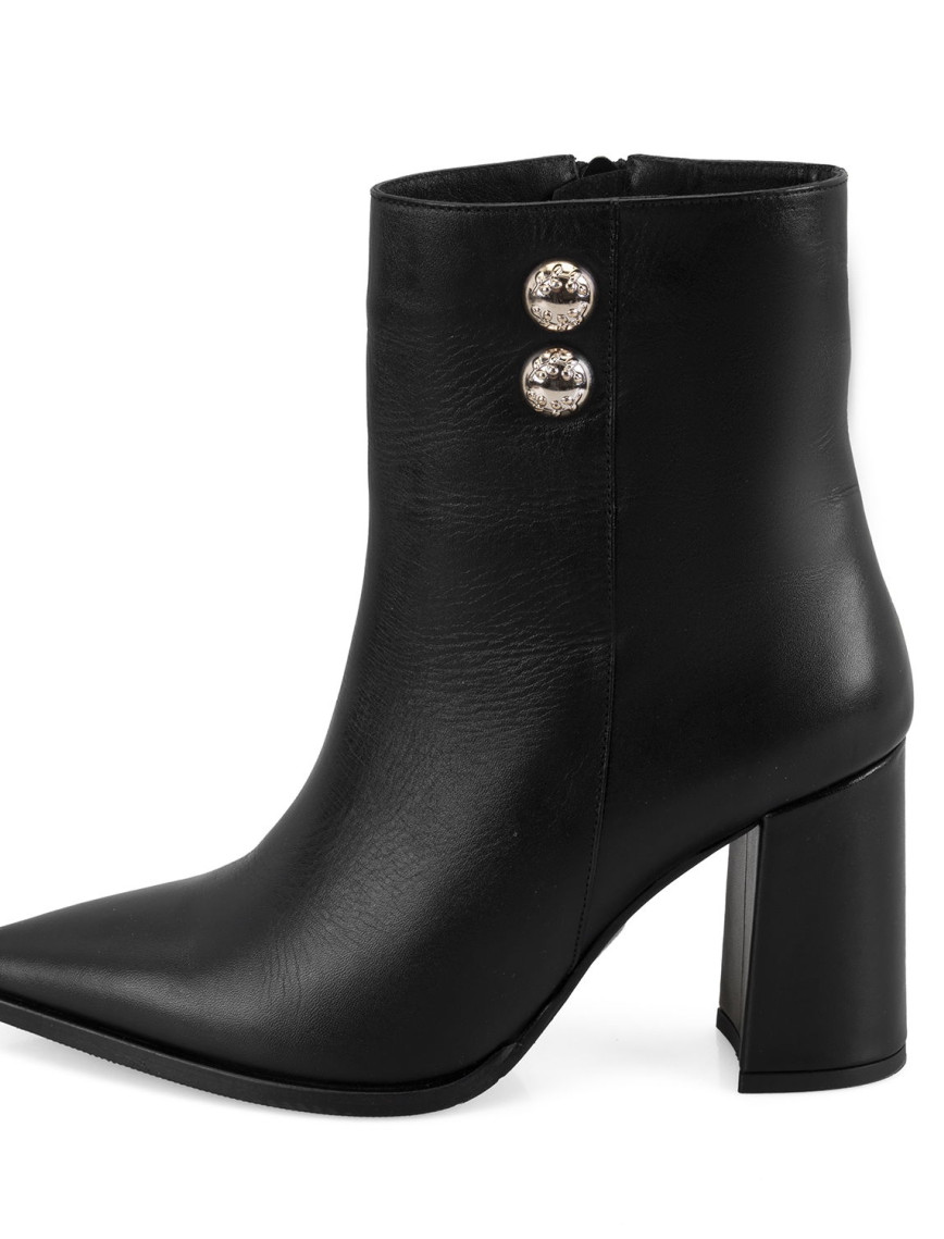 Kadın Siyah Metal Aksesuarlı Deri Topuklu Bot Kadın Siyah Metal Aksesuarlı Deri Topuklu Bot