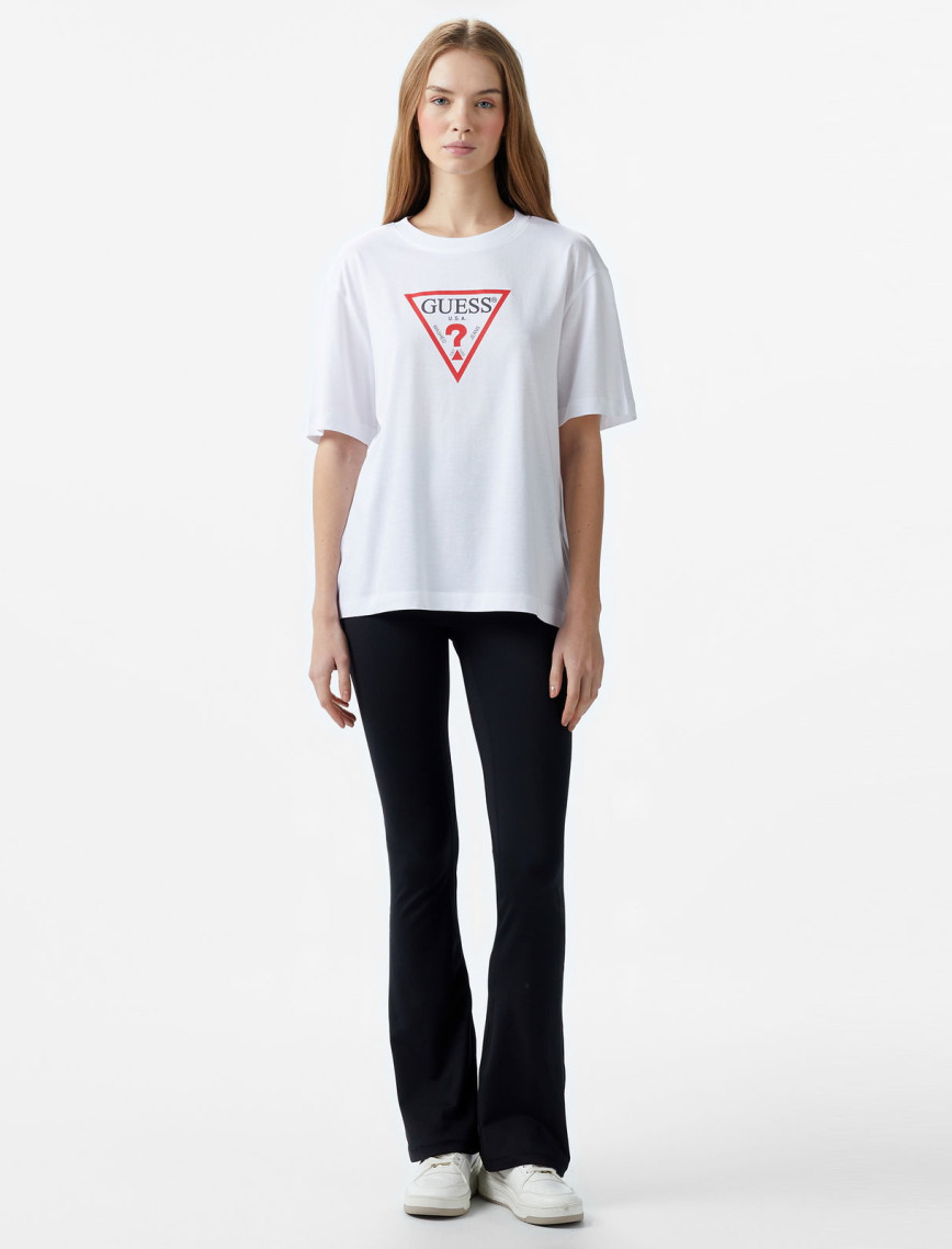 Guess Iconic Organic Cotton 160Gsm Kadın Beyaz T-Shirt Guess Iconic Organic Cotton 160Gsm Kadın Beyaz T-Shirt