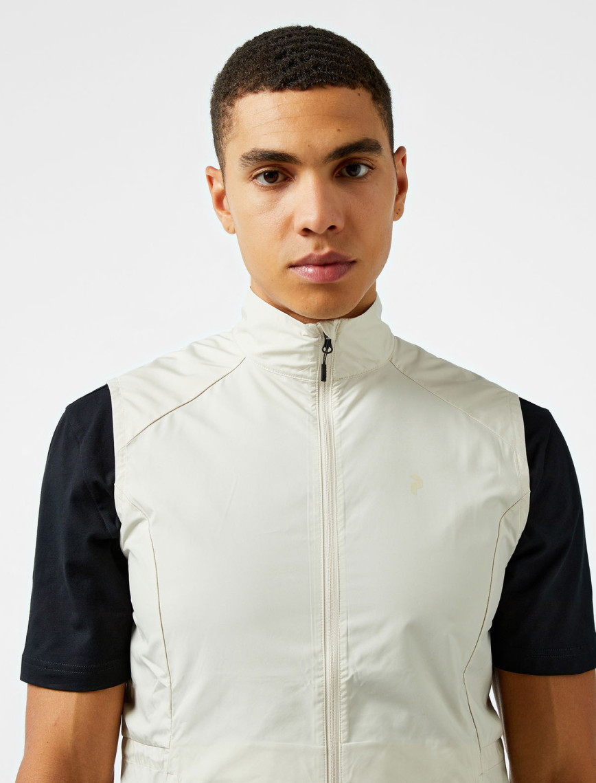 Peak Performance Wind Vest Kadın Beyaz Yelek Peak Performance Wind Vest Kadın Beyaz Yelek