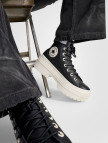 Converse Chuck Taylor All Star Lugged Heel Kadın Siyah Deri Platform Bot Converse Chuck Taylor All Star Lugged Heel Kadın Siyah Deri Platform Bot
