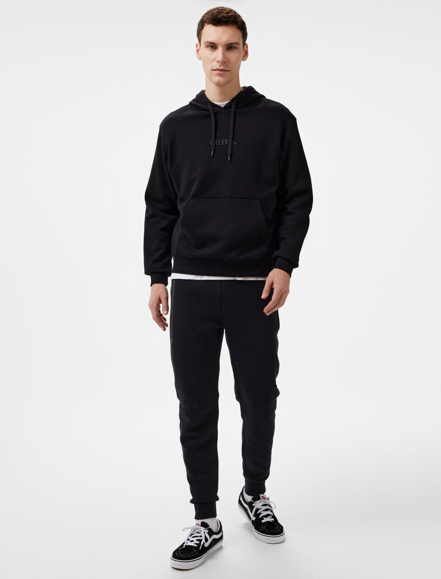 Vans Essential Relaxed Po Erkek Siyah Sweatshirt Vans Essential Relaxed Po Erkek Siyah Sweatshirt