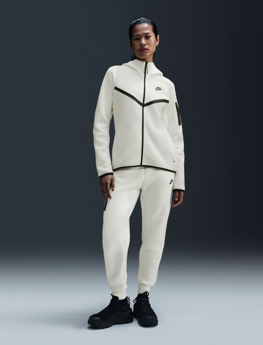 Nike Sportswear Tech Fleece Windrunner Kadın Bej Sweatshirt Nike Sportswear Tech Fleece Windrunner Kadın Bej Sweatshirt