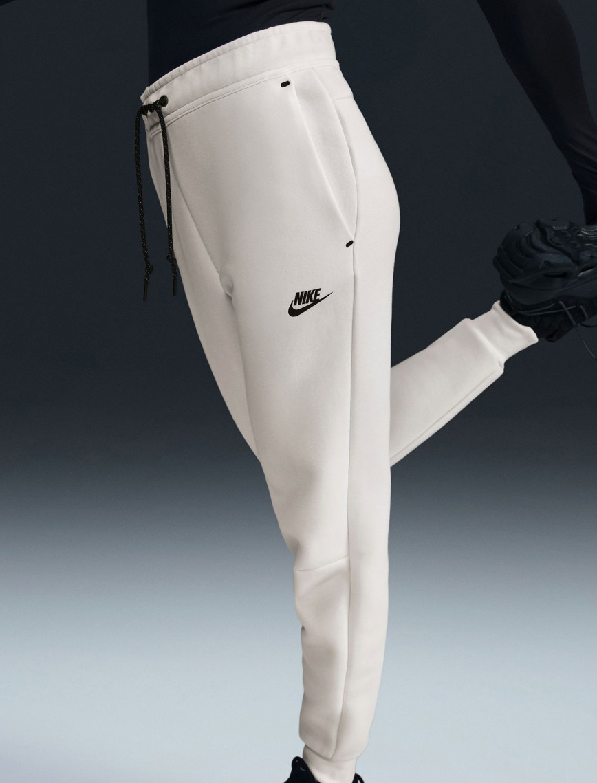 Nike Sportswear Tech Fleece Kadın Bej Eşofman Altı Nike Sportswear Tech Fleece Kadın Bej Eşofman Altı