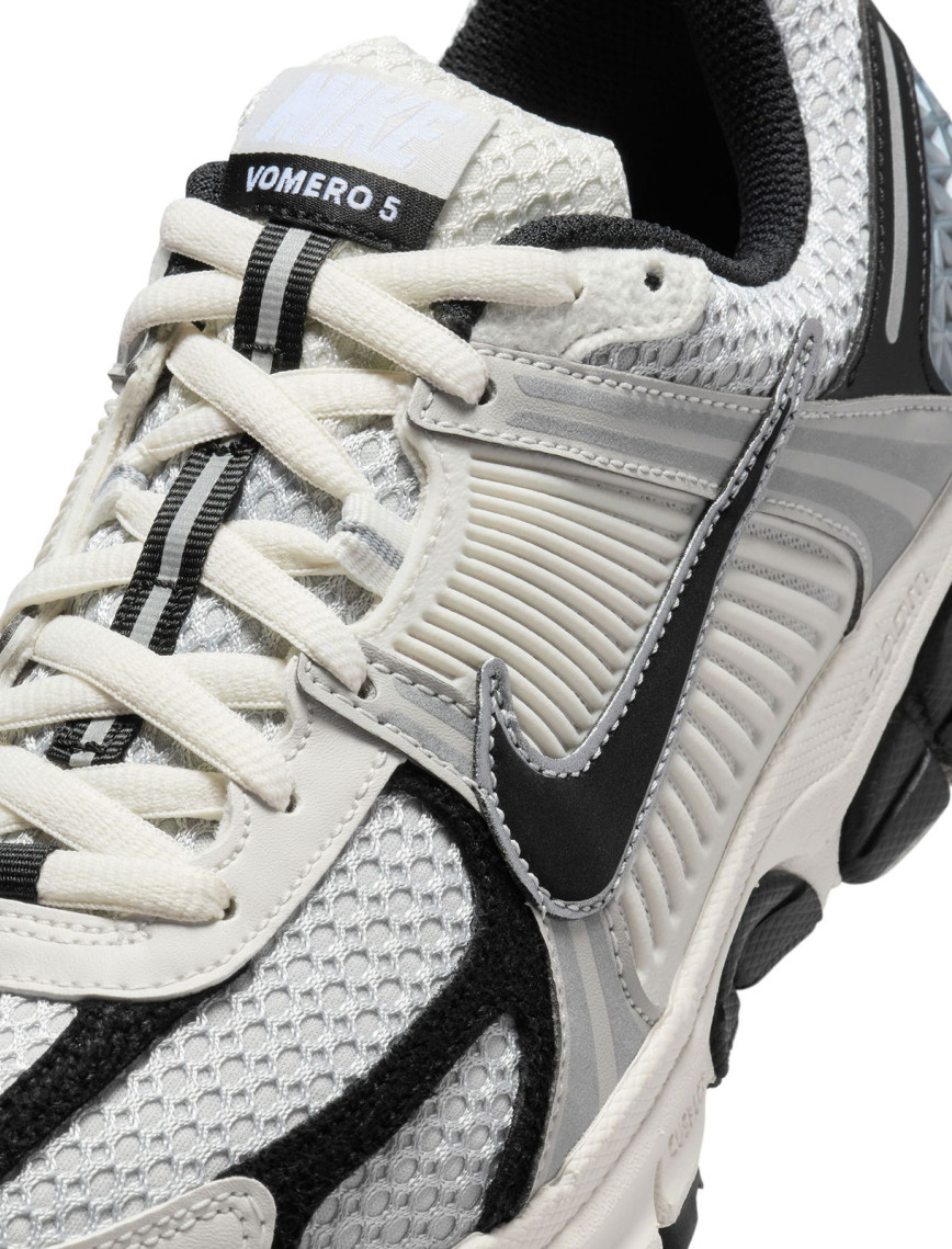 Nike Zoom Vomero 5 Kadın Gri Spor Ayakkabı Nike Zoom Vomero 5 Kadın Gri Spor Ayakkabı