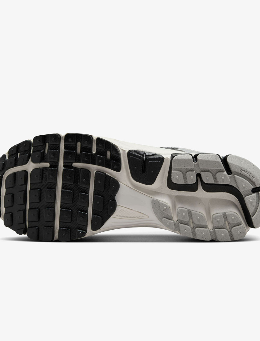 Nike Zoom Vomero 5 Kadın Gri Spor Ayakkabı Nike Zoom Vomero 5 Kadın Gri Spor Ayakkabı