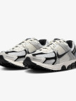 Nike Zoom Vomero 5 Kadın Gri Spor Ayakkabı Nike Zoom Vomero 5 Kadın Gri Spor Ayakkabı