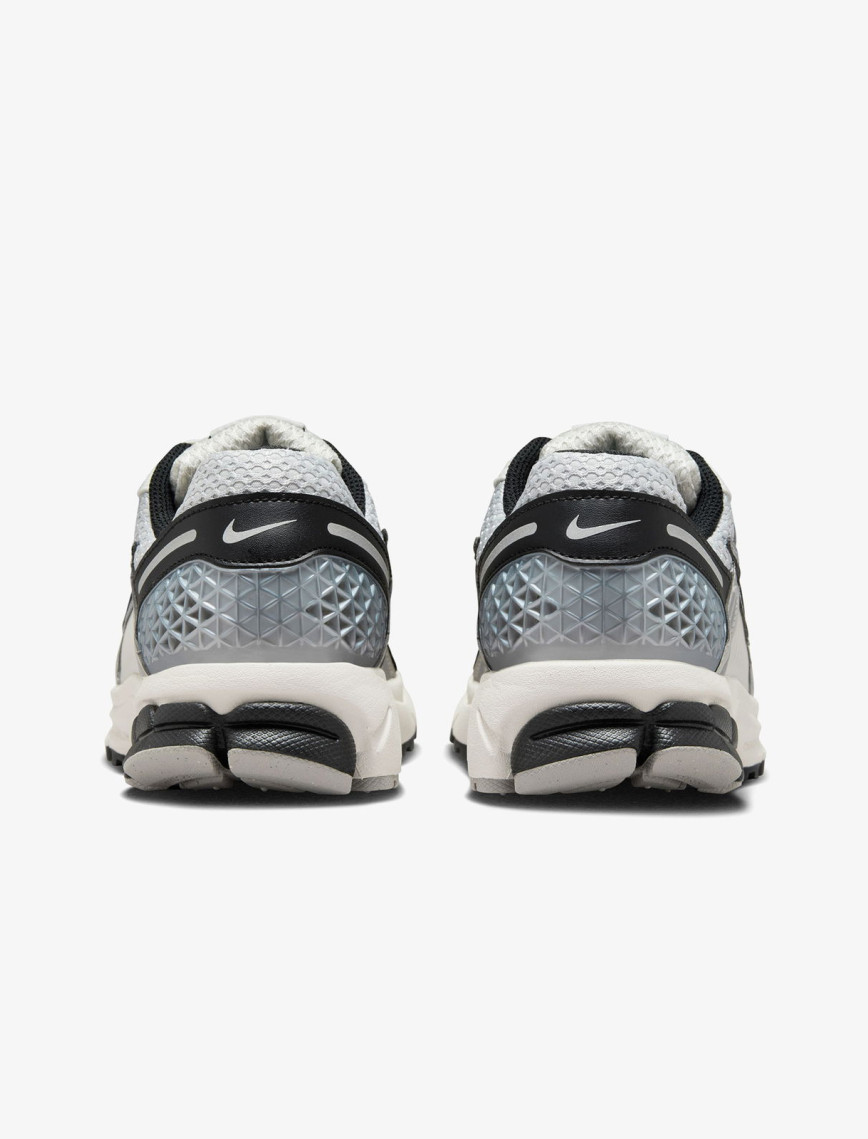 Nike Zoom Vomero 5 Kadın Gri Spor Ayakkabı Nike Zoom Vomero 5 Kadın Gri Spor Ayakkabı