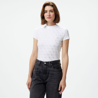 Guess Mock Neck All Over Mid Organic Stretch Jersey 180 Kadın Beyaz T-Shirt Guess Mock Neck All Over Mid Organic Stretch Jersey 180 Kadın Beyaz T-Shirt