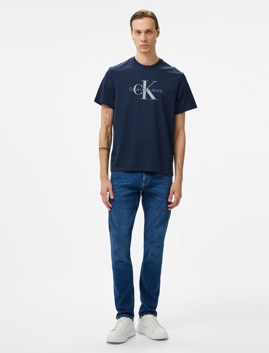 Calvin Klein Jeans Hero Monogram Erkek Lacivert T-Shirt Calvin Klein Jeans Hero Monogram Erkek Lacivert T-Shirt