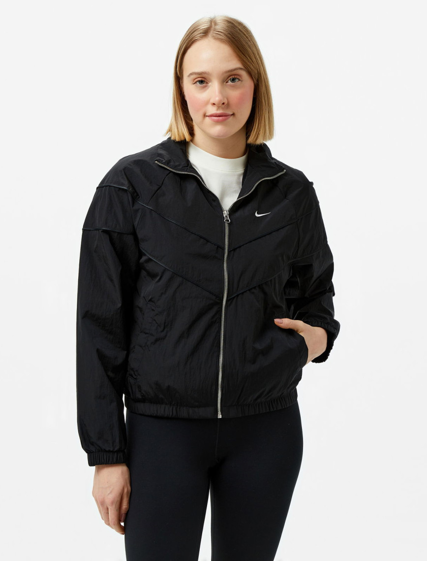 Nike Windrunner Kadın Siyah Ceket Nike Windrunner Kadın Siyah Ceket