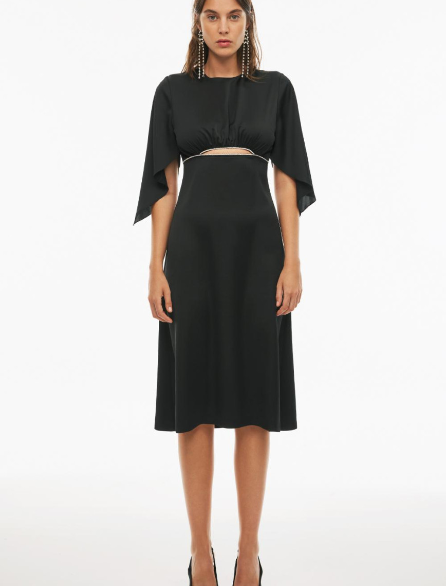 İlana Regular Fit Midi Boy Takma Kol Bisiklet Yaka Siyah Renk Elbise İlana Regular Fit Midi Boy Takma Kol Bisiklet Yaka Siyah Renk Elbise